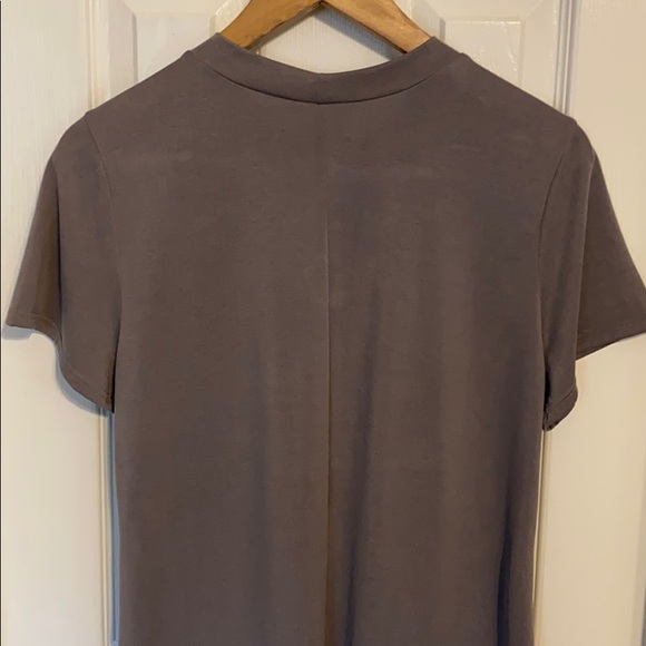 Alya top, with criss cross detailing. - Picture 3 of 3